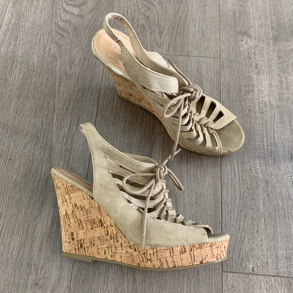 Late Preston Cream Nude Wedge Heel Shoes Sz 9. B1 - Picture 2 of 9